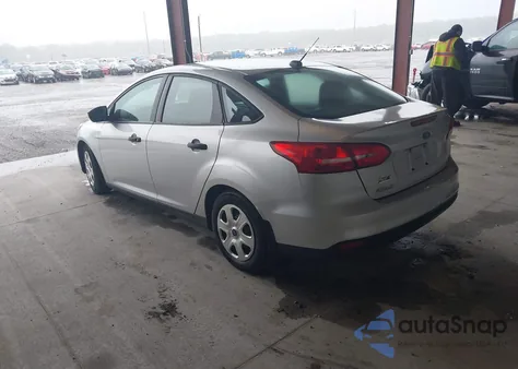 2016 Ford Focus S из США, поврежденный, VIN 1FADP3E25GL210374